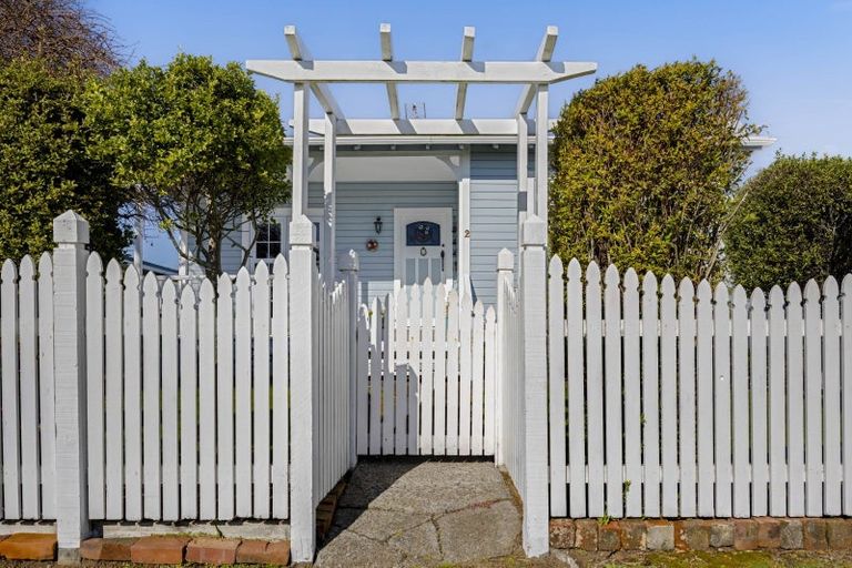 Photo of property in 2 Hurworth Road, Hurworth, New Plymouth, 4371