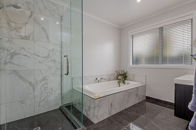 Photo of property in 33 Elmira Avenue, Hokowhitu, Palmerston North, 4410