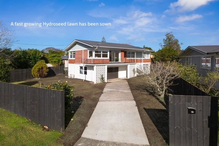 Photo of property in 27 Renata Crescent, Te Atatu Peninsula, Auckland, 0610