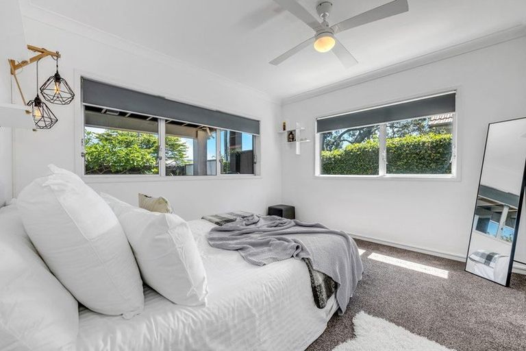 Photo of property in 3/58 Takutai Avenue, Half Moon Bay, Auckland, 2012