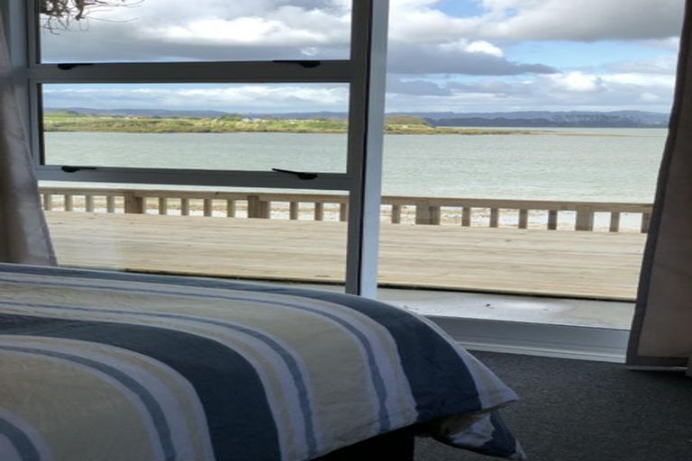Photo of property in 8 Lawson Way, Weymouth, Auckland, 2103