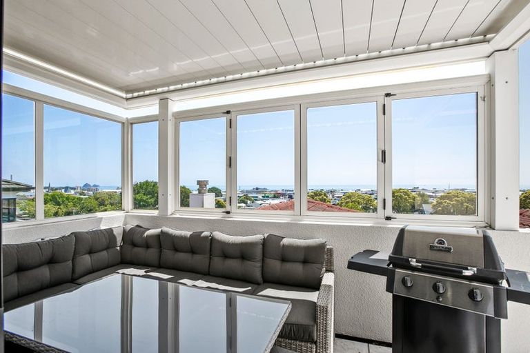 Photo of property in 85c Eliot Street, New Plymouth, 4310