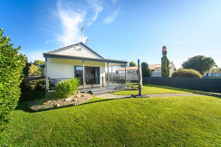 Photo of property in 6 Willowstream Grove, Cloverlea, Palmerston North, 4412