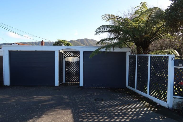 Photo of property in 10 Lucknow Terrace, Khandallah, Wellington, 6035