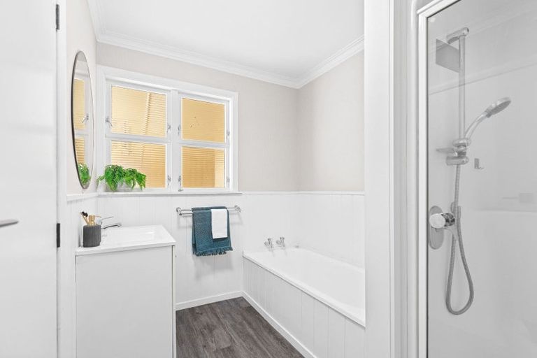 Photo of property in 1 Highfield Place, Levin, 5510