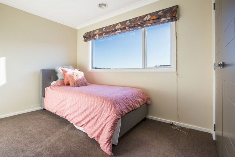 Photo of property in 4 Paparoa Crescent, Aotea, Porirua, 5024