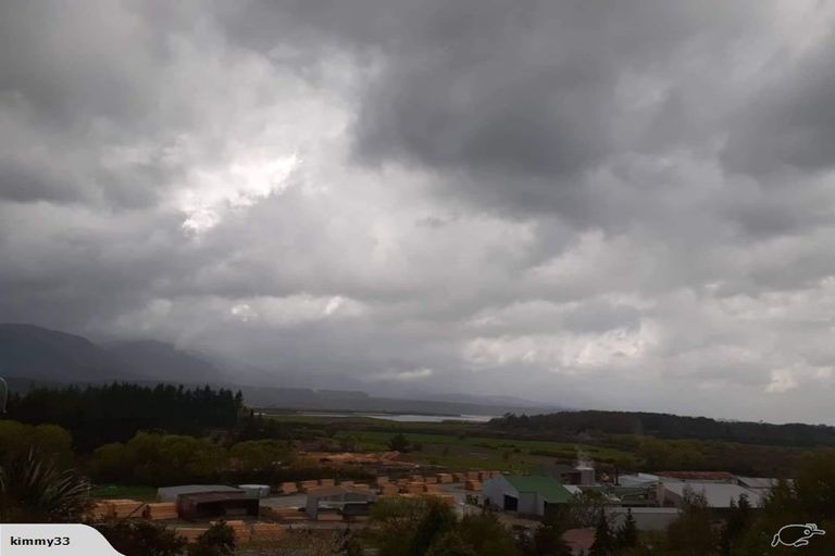 Photo of property in 11 Pukaki Avenue, Ngahere, 7872