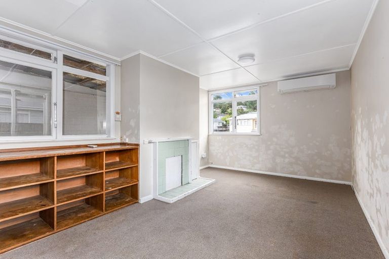 Photo of property in 30-32 Delaney Drive, Stokes Valley, Lower Hutt, 5019