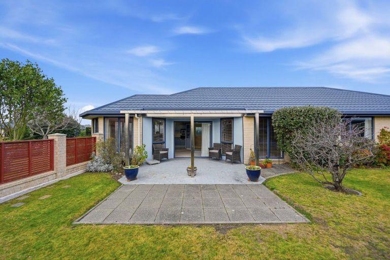 Photo of property in 8 Carmana Gardens, Rangiora, 7400