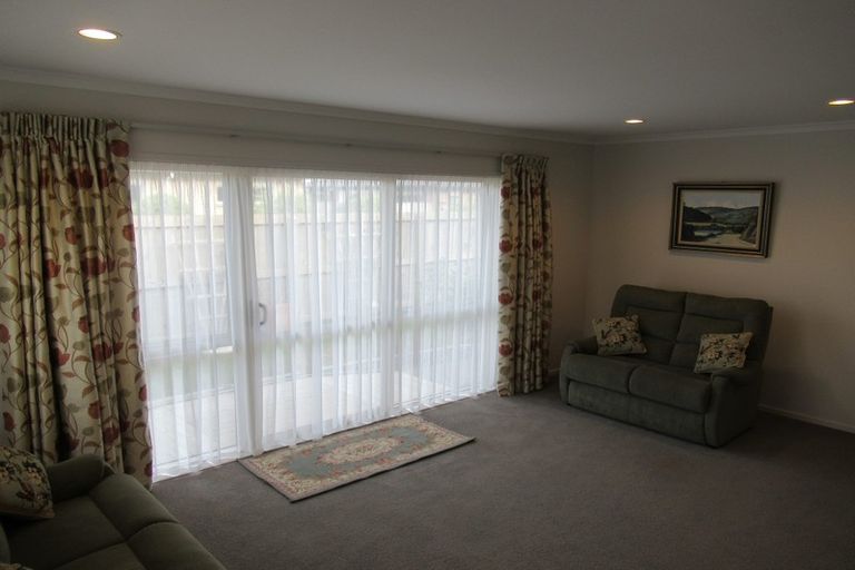 Photo of property in Trackside Villas, 91/2 Mako Mako Road, Levin, 5510