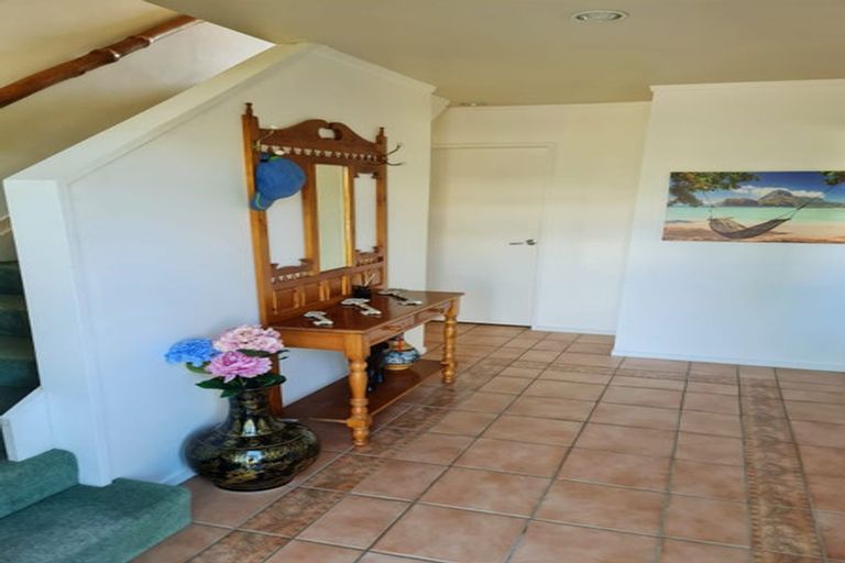 Photo of property in 8 Trig Hill Terrace, Waikanae Beach, Waikanae, 5036