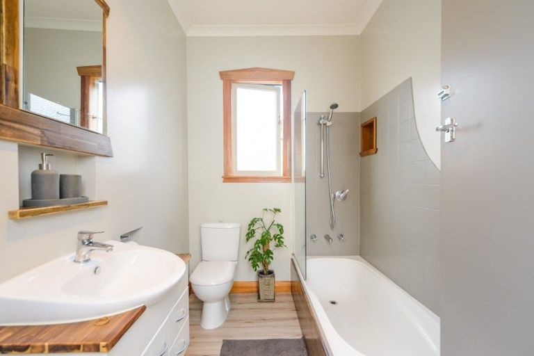 Photo of property in 438 Tremaine Avenue, Takaro, Palmerston North, 4410