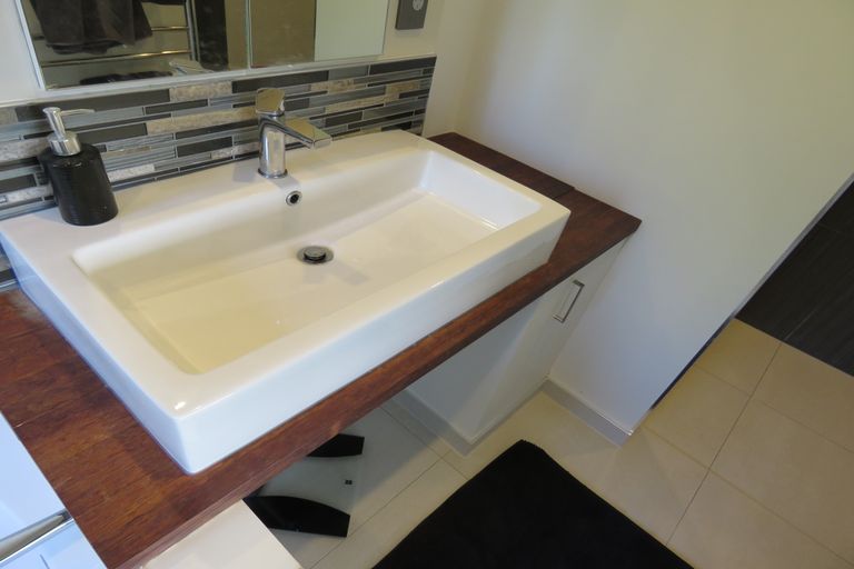 Photo of property in 4 Broadview Road, Opua, 0200