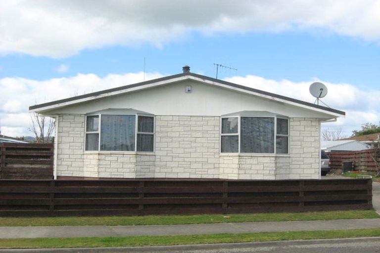 Photo of property in 4 Hinau Place, Edgecumbe, 3120