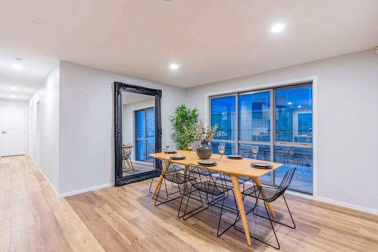 Photo of property in 17 Konoba Avenue, Kumeu, 0810