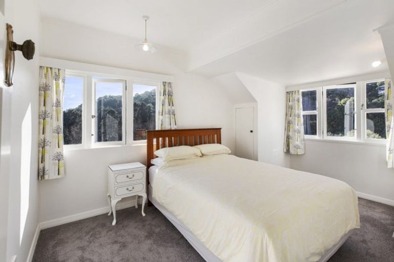 Photo of property in 31 Melbourne Road, Island Bay, Wellington, 6023