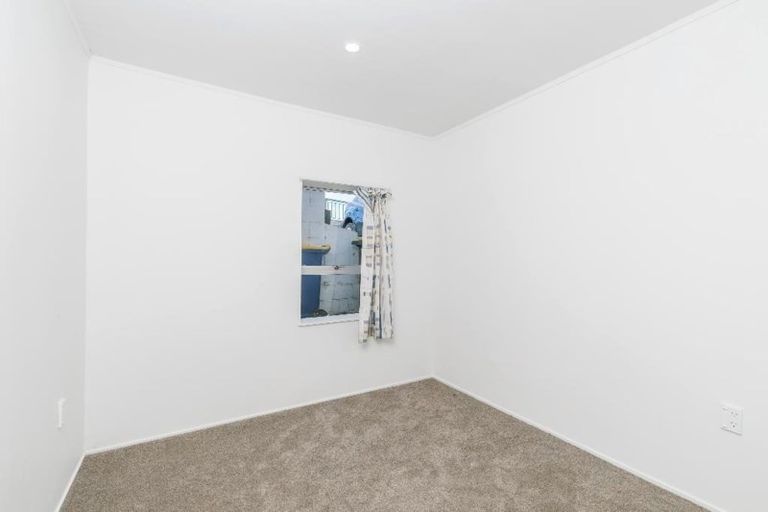 Photo of property in 606 Glenfield Road, Bayview, Auckland, 0629