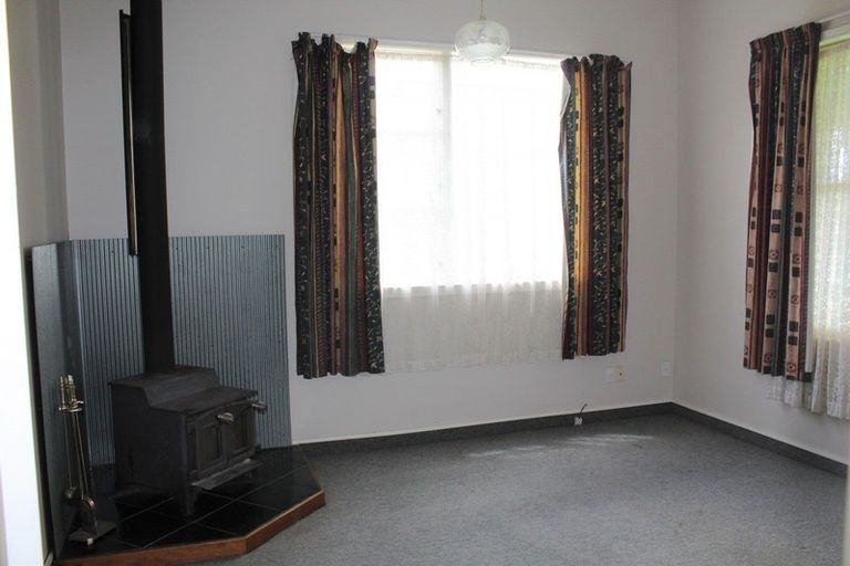 Photo of property in 3 Otanga Street, Dannevirke, 4930