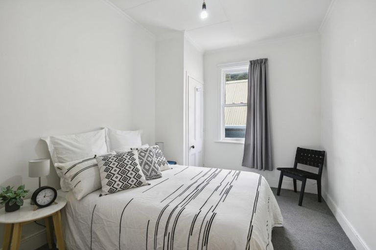 Photo of property in 96 Pirie Street, Mount Victoria, Wellington, 6011