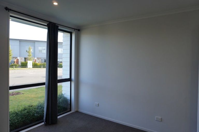 Photo of property in 28 Sholto Duncan Crescent, Halswell, Christchurch, 8025