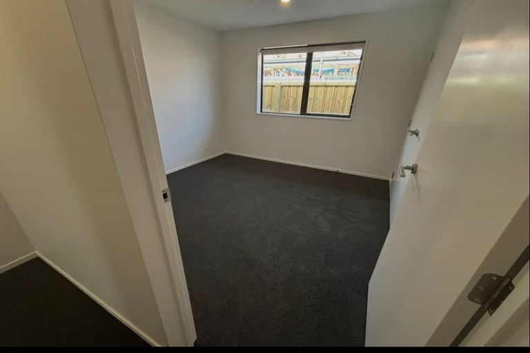 Photo of property in 35 Herridge Street, Woodend, 7691