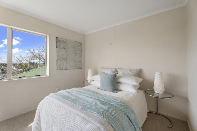 Photo of property in 14 Woodward Avenue, Mangere Bridge, Auckland, 2022