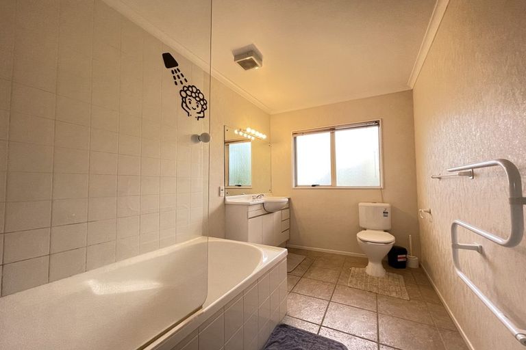 Photo of property in 30 Venus Place, Half Moon Bay, Auckland, 2012