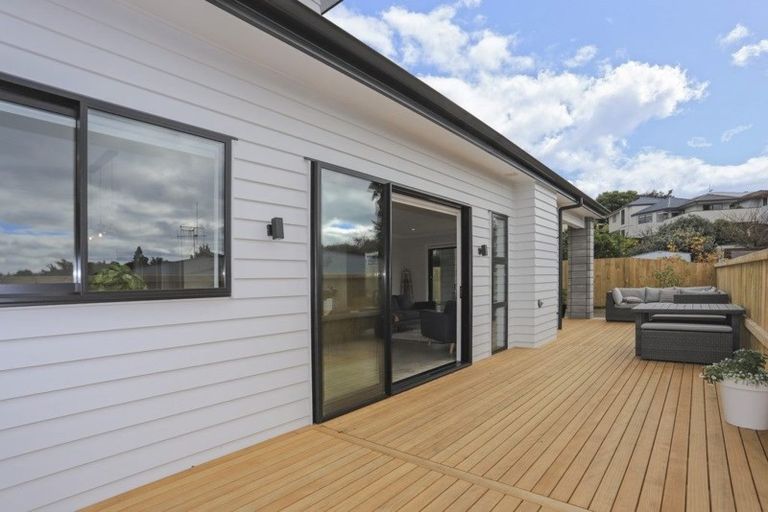 Photo of property in 121a Bellevue Road, Brookfield, Tauranga, 3110