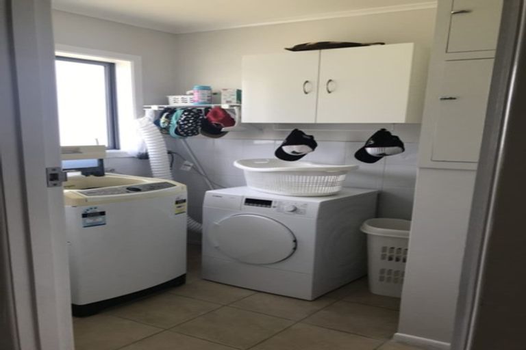 Photo of property in 15a Butterworth Avenue, Opaheke, Papakura, 2113