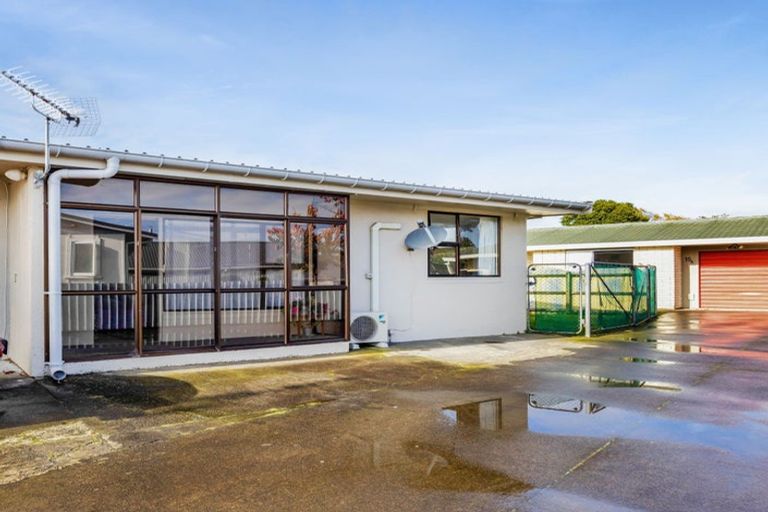 Photo of property in 17 Rimu Street, Hawera, 4610