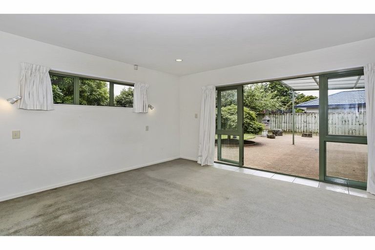 Photo of property in 9 Len Garlick Place, Pahurehure, Papakura, 2113