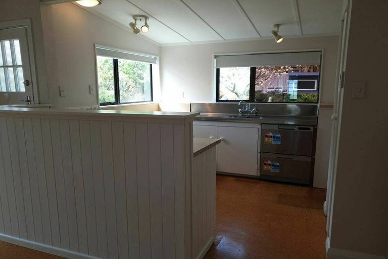 Photo of property in 115 Muritai Road, Eastbourne, Lower Hutt, 5013