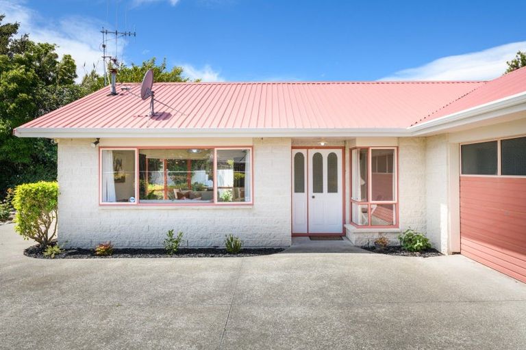Photo of property in 14 Tui Mill Grove, Feilding, 4702