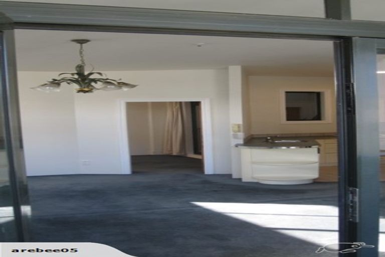 Photo of property in Endeavour Apartments, 13/125 Thorndon Quay, Pipitea, Wellington, 6011