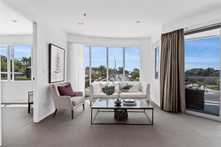 Photo of property in 1/7 The Promenade, Takapuna, Auckland, 0622