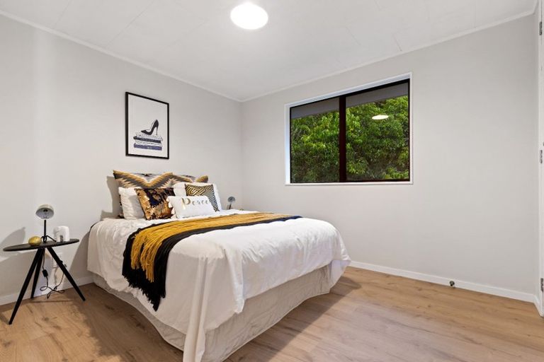 Photo of property in 1/28 Katrina Place, Massey, Auckland, 0614