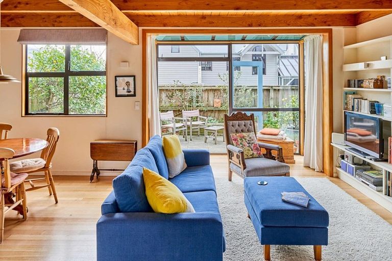 Photo of property in 4/80 Hobson Street, Thorndon, Wellington, 6011