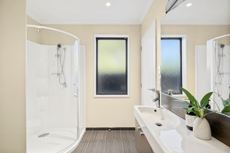 Photo of property in 112a Wairakei Road, Bryndwr, Christchurch, 8052