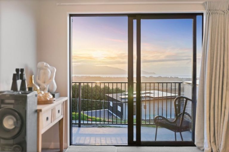 Photo of property in 11 Wilson Way, Waikanae, 5036