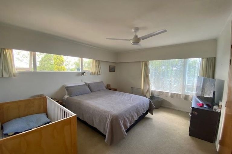 Photo of property in 679 East Coast Road, Browns Bay, Auckland, 0630