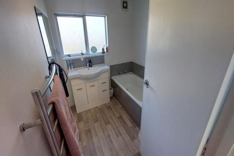 Photo of property in 1/25 Yellowstone Crescent, Burwood, Christchurch, 8083