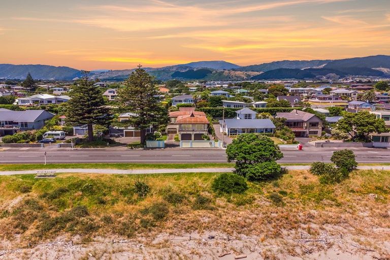 Photo of property in 80a Marine Parade, Paraparaumu Beach, Paraparaumu, 5032