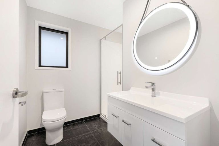 Photo of property in 9 Rehua Place, Waiwhakaiho, New Plymouth, 4312