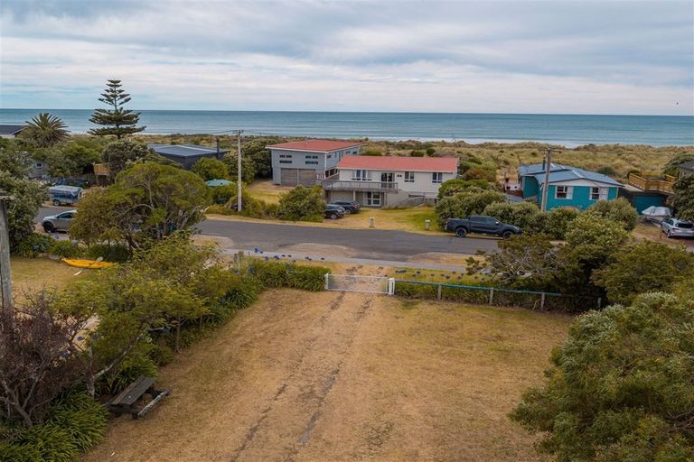 Photo of property in 22 Blue Pacific Parade, Riversdale Beach, Masterton, 5872