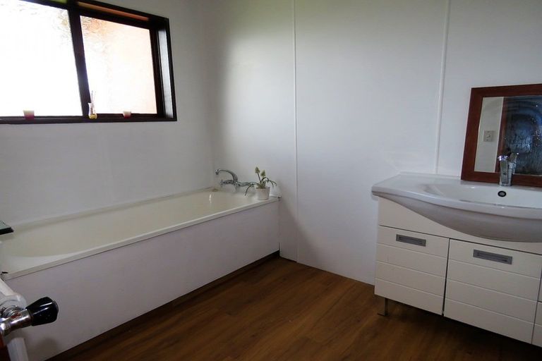 Photo of property in 17 Henley Street, Westport, 7825