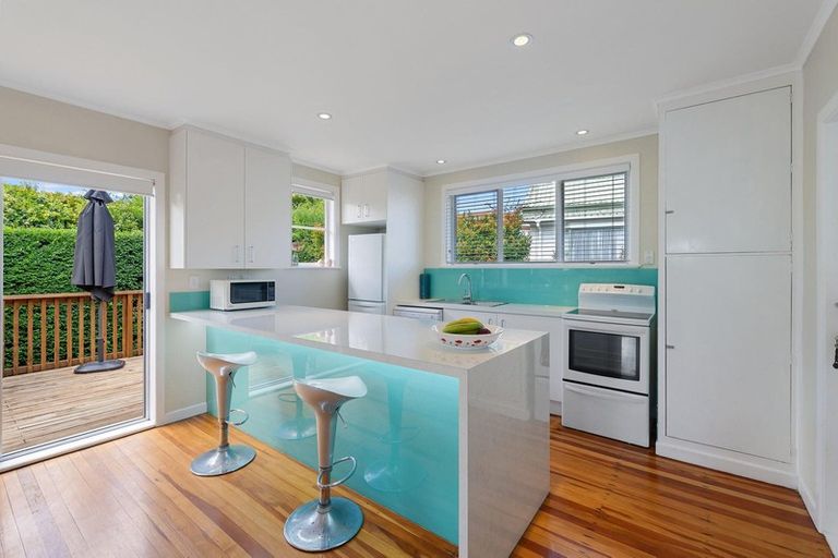 Photo of property in 64 Newington Road, Henderson, Auckland, 0612