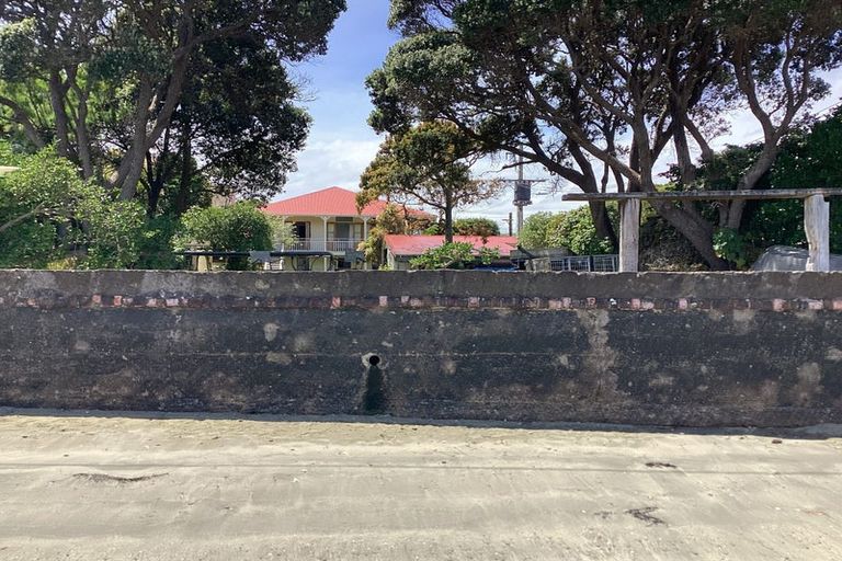 Photo of property in 2 Bath Street, Plimmerton, Porirua, 5026