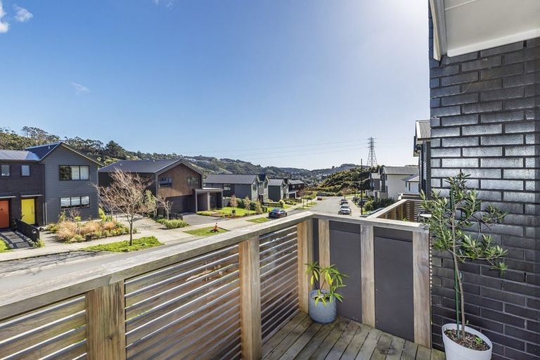 Photo of property in 19 Holystone Road, Whitby, Porirua, 5024