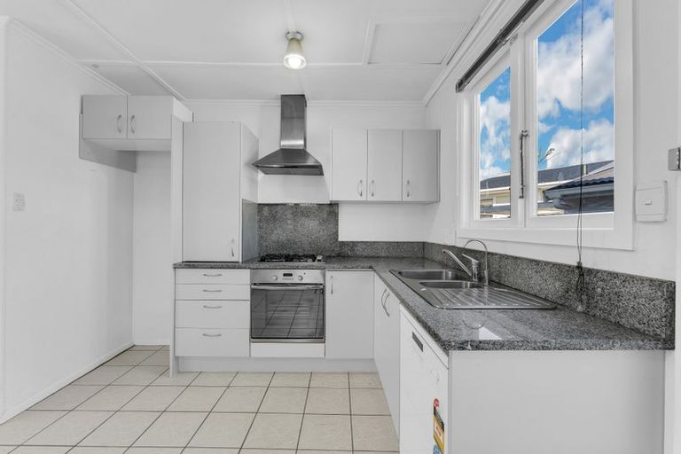 Photo of property in 11b Inver Street, Glen Eden, Auckland, 0602
