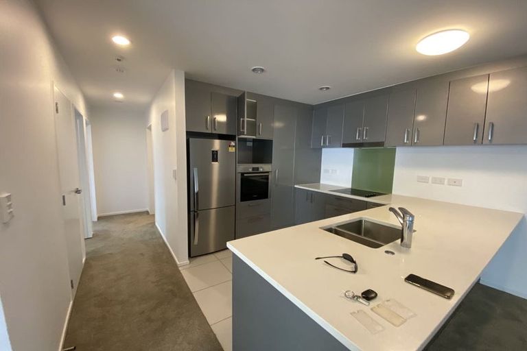 Photo of property in Apollo Apartments, 9/46g Rosedale Road, Rosedale, Auckland, 0632